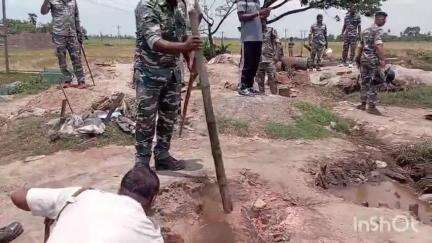 পোলবা-দাদপুর: পোলবার ভিন্ন চার জায়গায় বেআইনি চোলাই মদ তৈরির বিরুদ্ধে অভিযান চালিয়ে প্রায় 2000 লিটার চোলাই মদ নষ্ট করল পুলিশ