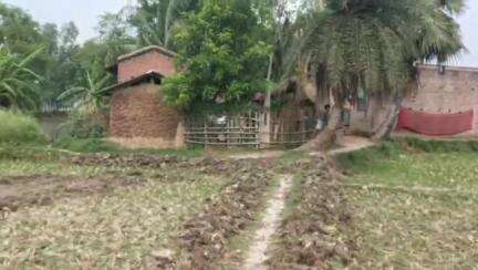 নানুর: আঙ্গোরা গ্ৰামে পারলৌকিক ক্রিয়ার জন্য নেই রাস্তা পঞ্চায়েত কে জানিয়েও হয়নি কাজ#jansamasya