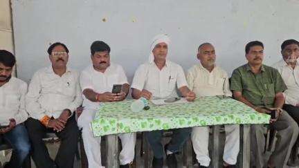 गिरिडीह: बक्सिडीह रोड स्थित जिला कांग्रेस कार्यालय में जिला कांग्रेस कमेटी की हुई बैठक