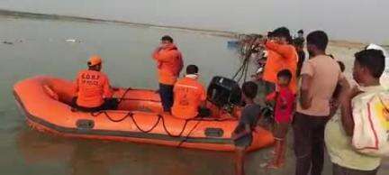 सहसवान: बदायूं के कछला में गंगा स्नान करते समय एक किशोर डूबा, SDRF के गोताखोर तलाश में जुटे