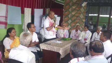 মৰাণ: কোটোহাৰ বিধায়ক কাৰ্যালয়ত খোৱাং সমষ্টিৰ উন্নয়নক লৈ বিধায়কৰ উপস্থিতিত অনুষ্ঠিত হ'ল গুৰুত্বপূৰ্ণ সভা