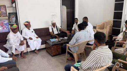 मेड़ता: मेड़ता विधायक लक्ष्मण राम कलरू ने अपने निवास कलरू गांव में की जनसुनवाई