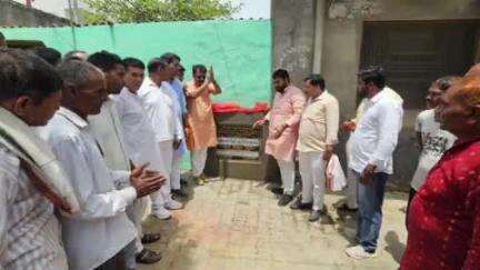सिकंंदराबाद: सिकंदराबाद क्षेत्र के गांव पितोवास में विधायक ने सड़क का उद्घाटन किया