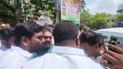జనగాం: జనగామ కాంగ్రెస్‌లో వర్గ పోరు, డిసిసి అధ్యక్షుడు కొమ్మూరి ప్రతాప్ రెడ్డి,నాగపురి కిరణ్ కుమార్ గౌడ్ వర్గీయుల ఘర్షణ