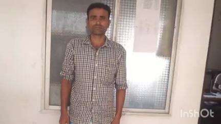 उधवा: किशनगंज पुलिस ने मध्य पियारपुर पंचायत में छापेमारी कर 10 वर्षों से फरार आरोपी को किया गिरफ्तार