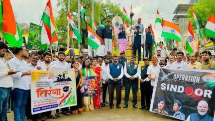शिरूर: शिरूर शहरात पावसात तिरंगा यात्रा, ऑपरेशन सिंदुरला सलाम