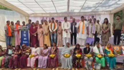 लैलूंगा: लारी पानी में सुशासन तिहार के अंतर्गत समाधान शिविर का आयोजन, राज्यसभा सांसद भी हुए शामिल
