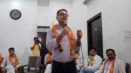 तारानगर: तारानगर में भाजपा की बैठक, पीएम नरेन्द्र मोदी की जनसभा में अधिक से अधिक पहुँचने का किया गया आह्वान