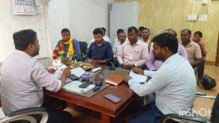 केतार: विकास योजनाओं की समीक्षा के लिए केतार बीडीओ ने की बैठक