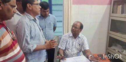 रानीश्वर: बीडीओ राजेश कुमार सिन्हा ने सीएचसी रानीश्वर का औचक निरीक्षण किया