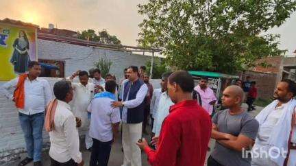 हिसुआ: हिसुआ विधानसभा क्षेत्र के छोटी पाली गांव पहुंचे भारतीय जनता पार्टी के पूर्व विधायक अनिल सिंह, साथ में 5 सदस्यीय टीम