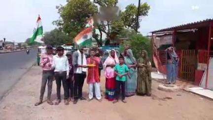 करेरा: ऑपरेशन सिंदूर की सफलता पर दिनारा में भारतीय सैनिकों के साहस को नमन करते हुए निकाली गई तिरंगा यात्रा