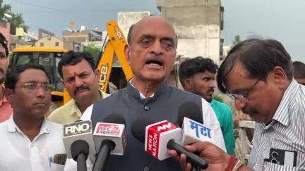पावसामुळे तुंबलेल्या शिवाजीनगर भुयारी मार्गाच काम पंधरा दिवसात पूर्ण होणार:भागवत कराड
