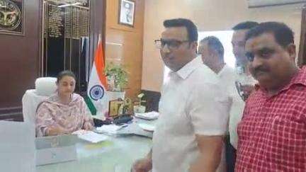 बुलंदशहर: बुलंदशहर में 25 करोड़ की रंगदारी मांगी, प्रेस मीडिया क्लब ने सीएम से सुरक्षा की मांग की, डीएम को सौंपा ज्ञापन