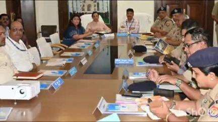 आगरा: अपर पुलिस महानिदेशक सुरक्षा ने ताजमहल का भ्रमण किया, सुरक्षा व्यवस्था का लिया जायजा