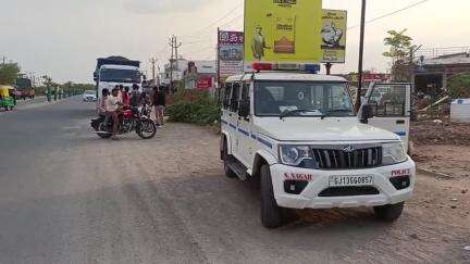 લખતર: લખતર પોલીસ દ્વારા વાહન ડ્રાઈવ યોજવામાં આવી 6 વાહનોને કર્યા ડીટેલ 36 એન સી અને 4500 દંડ ફટકાર્યો