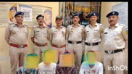 रामपुर: रामपुर पुलिस ने चोरी के चार आरोपियों को दबोचा, मामला 10 मई को रामपुर थाना में हुआ था दर्ज