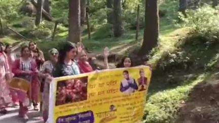 चम्बा: गोलोक एक्स्प्रेस की ओर से पर्यटन स्थल खज्जियार में हरिनाम संकीर्तन का आयोजन