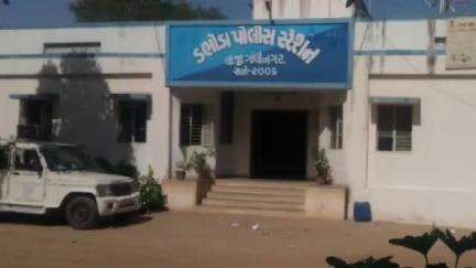 ગાંધીનગર: વલાદ હાઈવે પર ઈક્કો અને ટ્રક વચ્ચે અકસ્માત સારવાર દરમિયાન એક વ્યક્તિ નુ મોત