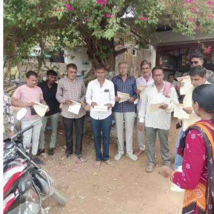 આરટીઓ રોડ સેફ્ટી ટીમ દ્વારા મેવડ ગામે ટ્રાફિક નિયમો અંગે જાણકારી આપવામાં આવી