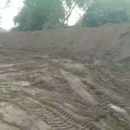 लिधौरा: बरेठी खास में मनरेगा कार्यों में जेसीबी का उपयोग, वीडियो वायरल, जनपद पंचायत सीईओ ने जांच के आदेश दिए
