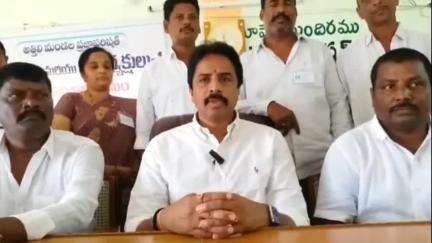 తణుకు: ప్రజాస్వామ్యాన్ని కాపాడే విధంగా వైసీపీ నాయకులు వ్యవహరించాలి : తణుకు ఎమ్మెల్యే రాధాకృష్ణ