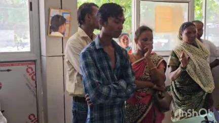 अंबिकापुर: अंबिकापुर के मेडिकल कॉलेज अस्पताल में युवती की संदिग्ध हालत में मौत के बाद परिजनों ने अस्पताल में किया हंगामा