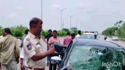 రాజేంద్రనగర్: ఓ ఆర్ ఆర్ పై జరిగిన రోడ్డు ప్రమాదంలో ఒక వ్యక్తి మృతి