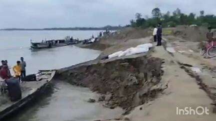 মানকাচৰ: খহনিয়া প্ৰতিৰোধৰ বাবে ফকিৰগঞ্জত চৰকাৰৰ ফালৰ পৰা চলি থকা জীঅ বেগৰ কাম লেহেমীয়া গতিত চলি থকাৰ অভিযোগ ৰাইজৰ