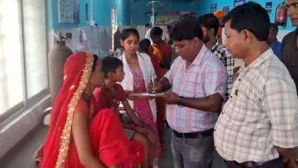 बगोदर: मुंडरो में वज्रपात की चपेट में आने से 3 महिलाओं सहित चार झुलसे