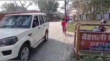 वैशाली: वैशाली पुलिस ने कोर्ट के 5 वारंटियों को वैशाली थाना क्षेत्र के आह्लादपुर और बेल्का गांव से किया गिरफ्तार