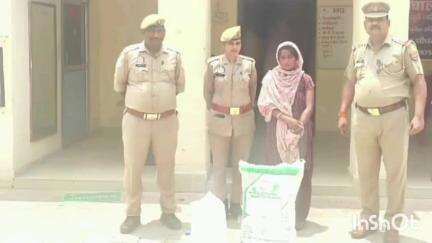 फरीदपुर: फतेहगंज पूर्वी थाना पुलिस ने 20 लीटर कच्ची शराब व शराब बनाने के उपकरण के साथ एक महिला को गिरफ्तार कर जेल भेजा