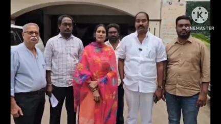 ఇబ్రహీంపట్నం: ఎల్బీనగర్ జోనల్ కమిషనర్ హేమంత్ పాటిల్  ను కలిసిన కార్పొరేటర్లు ధర్పల్లి రాజశేఖర్ రెడ్డి ఆకుల శ్రీవాణి