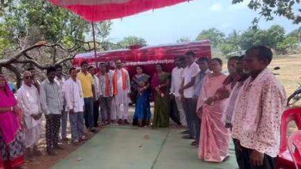 पखांजूर: जिला पंचायत सदस्य सुनीता मंडल द्वारा बांदे पंचायत को वितरित किया गया पानी टैंकर