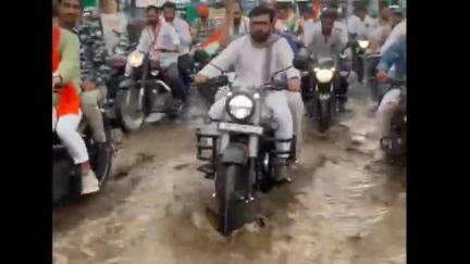 चौरई: चौरई नगर में निकाली गई भव्य तिरंगा यात्रा, सांसद विवेक बंटी साहू हुए शामिल