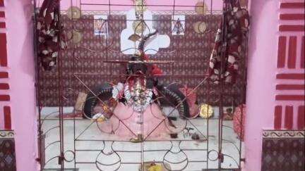 সিউড়ি ১: সিউড়ির হুসনাবাদ গ্রামে হরিনাম সংকীর্তন উপলক্ষে মহাপ্রসাদ খাওয়ানোর আয়োজন