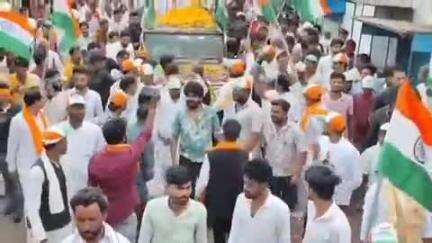 ईसागढ़: ऑपरेशन सिंदूर की सफलता पर ईसागढ़ में आयोजित तिरंगा यात्रा में केंद्रीय मंत्री ज्योतिरादित्य सिंधिया शामिल हुए