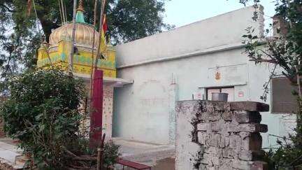 कटनी नगर//-
देर रात्रि में गिरा पेड़ 
विंध्यवासिनी मंदिर निमिहा मोहल्ला 
विंध्यवासिनी मंदिर की सर्विस लाईन टूटी