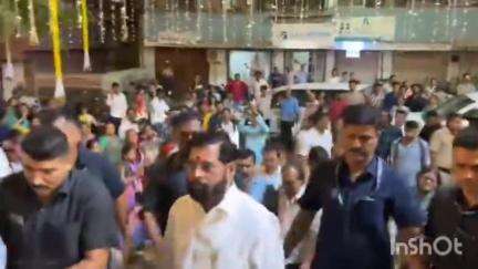 ठाणे: पाचपाखाडी येथील तुळजाभवानी मातेच्या मंदिराला भेट देऊन उपमुख्यमंत्री एकनाथ शिंदे यांनी घेतले मनोभावे दर्शन