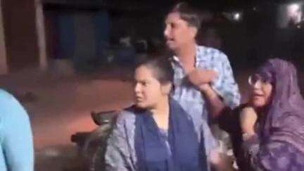 सोरांव: जमखुरी गांव में बदमाश को पकड़ने गई एसटीएफ की टीम से महिलाओं के बीच हुई झड़प, पुलिस द्वारा मामले की जांच जारी