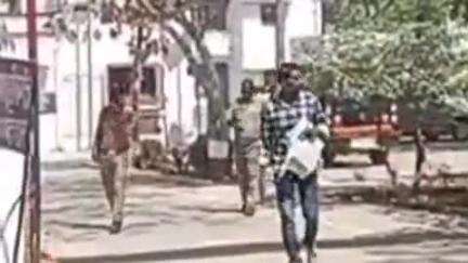 फतेहपुर: बसोहनी गांव में कक्षा 5 के छात्र की टीचर ने की पिटाई, पिता ने थाने में शिकायती पत्र देकर कार्रवाई की मांग की