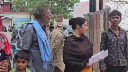 नाहन: बाता मंडी पांवटा साहिब के लोगों का प्रतिनिधिमंडल अपनी समस्या को लेकर नाहन में डीसी से मिला