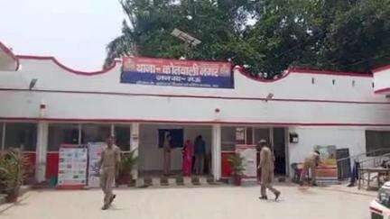 मऊ: शहर कोतवाली पुलिस ने 1 से 30 अप्रैल तक की बड़ी कार्रवाई, 1660 वाहनों का चालान कर 130 वाहनों को किया सीज