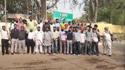 ਬਸ ਸਟੈਂਡ ਵਿਖੇ ਪੰਜਾਬ ਰੋਡਵੇਜ਼ ਪਨਬੱਸ ਪੀਆਰਟੀਸੀ ਕੰਟਰੈਕਟ ਵਰਕਰ ਯੂਨੀਅਨ ਨੇ  ਸਰਕਾਰ ਦੀਆਂ ਮਾੜੀਆਂ ਨੀਤੀਆਂ ਪ੍ਰਤੀ ਕੀਤਾ ਜਾਗਰੂਕ