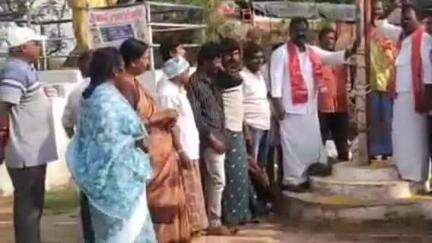 కనగానపల్లి సోమలదొడ్డి  వద్ద మేడే సందర్భంగా జెండాను ఆవిష్కరించి మే డే ను ఘనంగా నిర్వహించిన సిపిఐ రైతు సంఘం నేతలు
