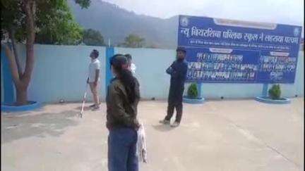 पिथौरागढ़: पुलिस लाइन स्थित बीर शिवा स्कूल परिसर में सांप घुसने से मचा हड़कंप