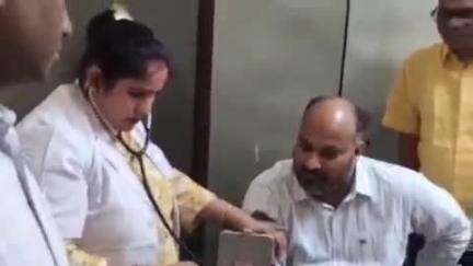 फैज़ाबाद: मुख्य चिकित्सा अधिकारी ने PM सुरक्षित मातृत्व अभियान के अंतर्गत CHC गोसाईंगंज, मया व CHC पूरा बाजार का किया निरीक्षण
