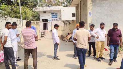 थानेसर: कुरुक्षेत्र झांसा रोड पर सड़क हादसा: ट्रैक्टर की चपेट में आकर 3 बच्चों के पिता की मौत, चालक फरार