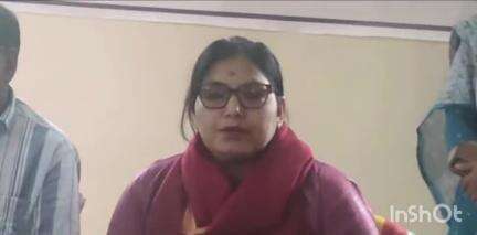 रानीश्वर: रानीश्वर प्रखंड के रांगलिया पंचायत में बीडीओ राजेश कुमार सिन्हा और अंचलाधिकारी संदा नुसरत ने डिजिटल साक्षरता कार्यक्रम का उद्घाटन किया