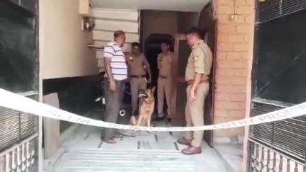 मुरादाबाद: कटघर इलाके में चोरों ने घर के अंदर घुसकर किया चोरी का प्रयास, पुलिस ने घटनास्थल का किया निरीक्षण